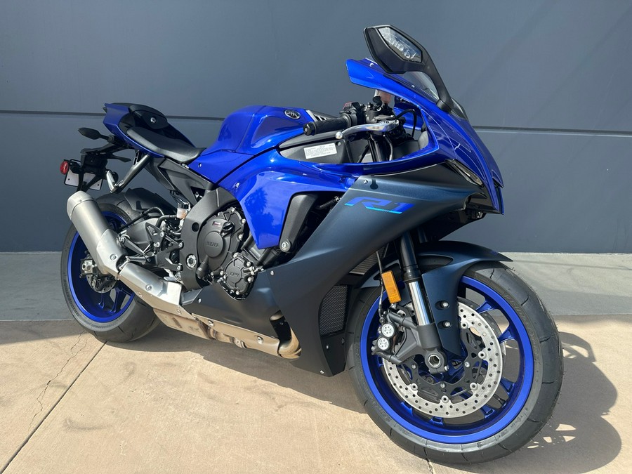 2023 YAMAHA YZF-R1