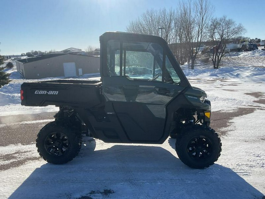 2024 Can-Am® Defender DPS CAB HD9