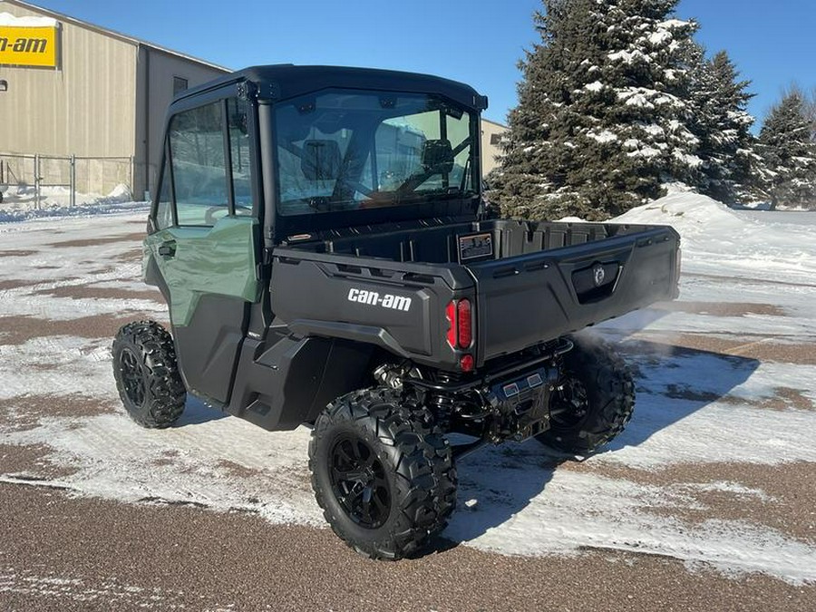 2024 Can-Am® Defender DPS CAB HD9