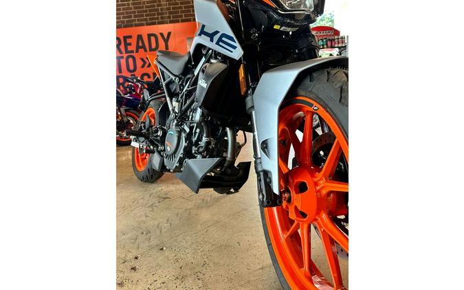 2023 KTM 200 DUKE GREY