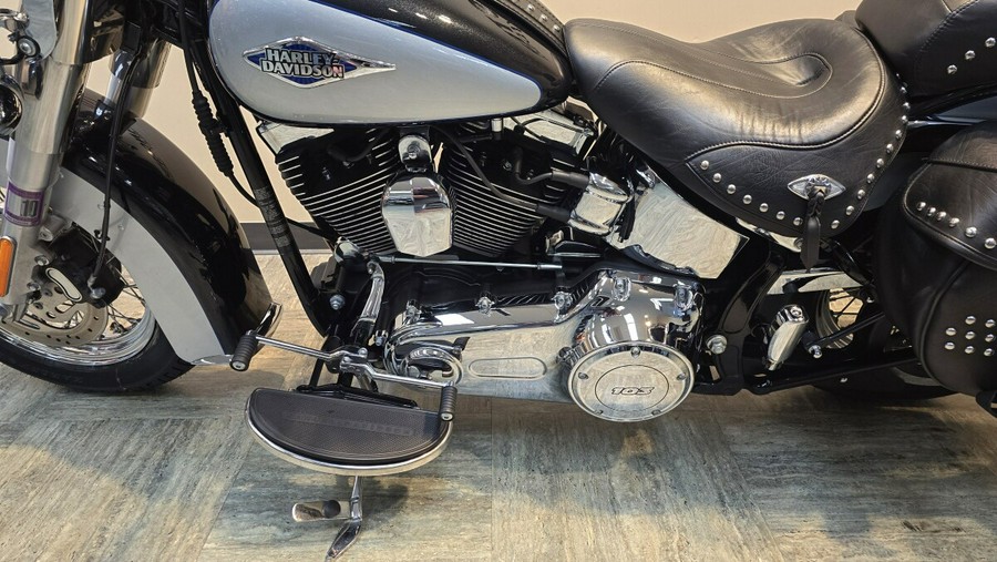 2012 Harley-Davidson® Heritage Softail® Classic Midnight Pearl FLSTC