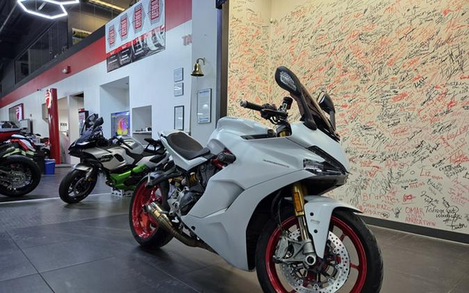 2019 Ducati SuperSport S Base