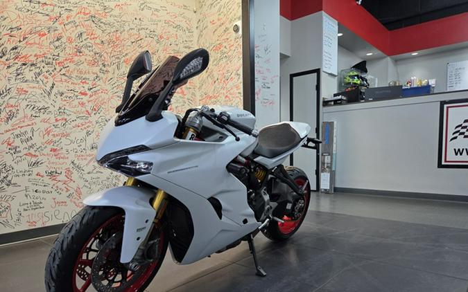 2019 Ducati SuperSport S Base