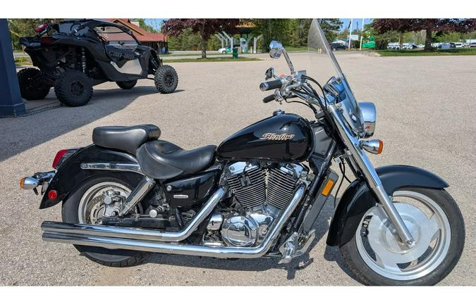 2005 Shadow 1100 Sabre - Honda
