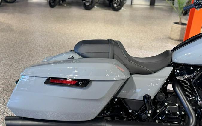 FLTRX 2026 Road Glide
