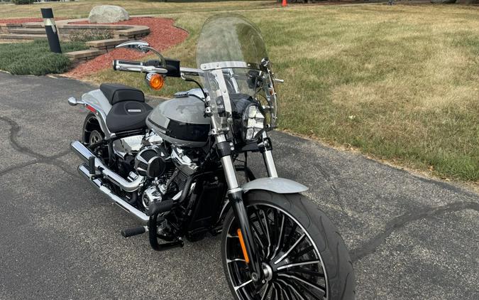 2024 Harley-Davidson Breakout 117 Billiard Gray