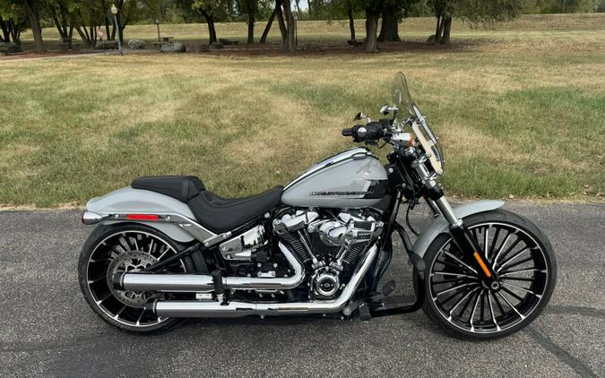 2024 Harley-Davidson Breakout 117 Billiard Gray