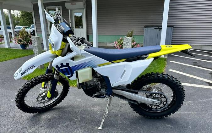 2023 Husqvarna FE 450 First Look [6 Fast Facts – New Model]