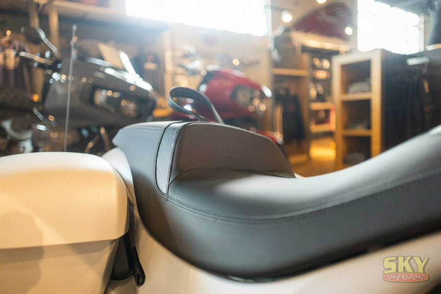 2024 Indian Chieftain Dark Horse Ghost White Metallic Smoke