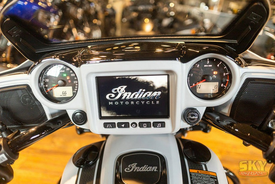 2024 Indian Chieftain Dark Horse Ghost White Metallic Smoke