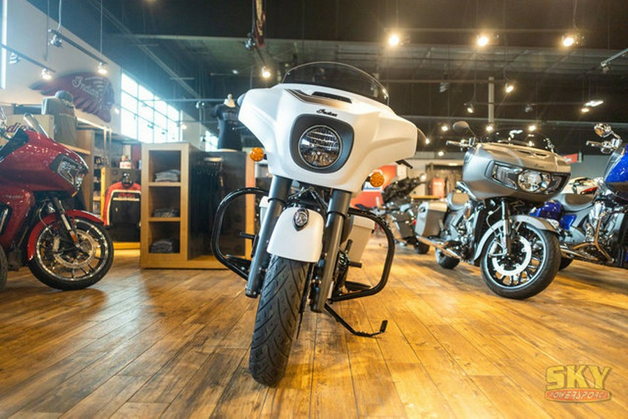 2024 Indian Chieftain Dark Horse Ghost White Metallic Smoke