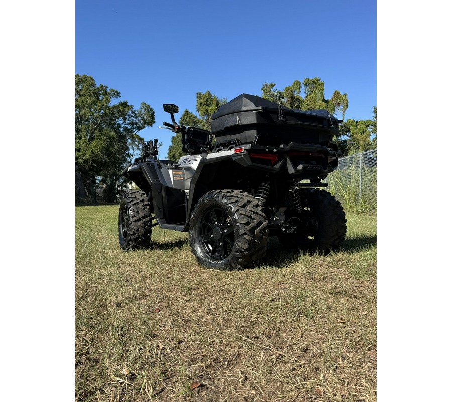 2025 Polaris Sportsman 1000 Ultimate has a Rockford Fosgate audio system and a Lock & Ride rear audio storage box! Warranty Included!