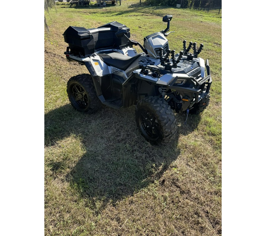 2025 Polaris Sportsman 1000 Ultimate has a Rockford Fosgate audio system and a Lock & Ride rear audio storage box! Warranty Included!