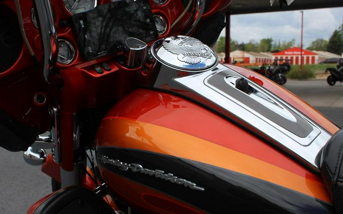 2013 Harley-Davidson® FLHTCUSE8 - CVO™ Ultra Classic® Electra Glide®