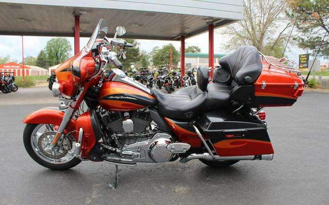 2013 Harley-Davidson® FLHTCUSE8 - CVO™ Ultra Classic® Electra Glide®