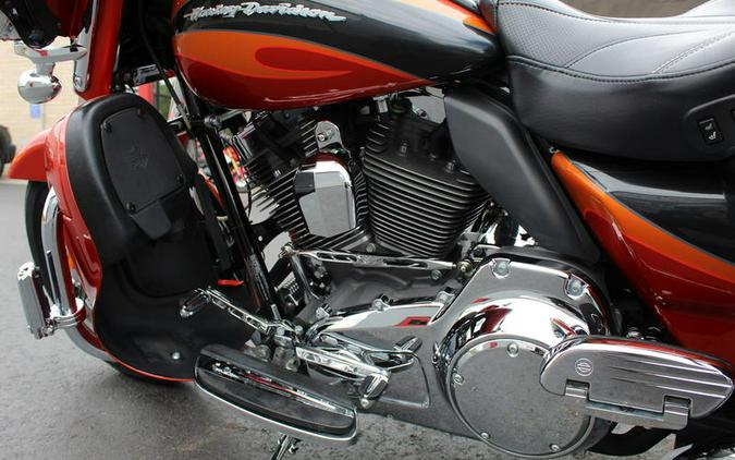 2013 Harley-Davidson® FLHTCUSE8 - CVO™ Ultra Classic® Electra Glide®