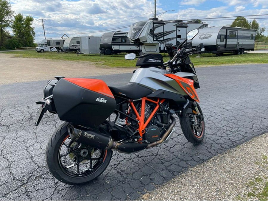 2017 KTM Super Duke 1290 GT - ORANGEBLACK
