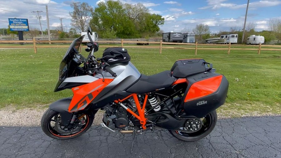 2017 KTM Super Duke 1290 GT - ORANGEBLACK