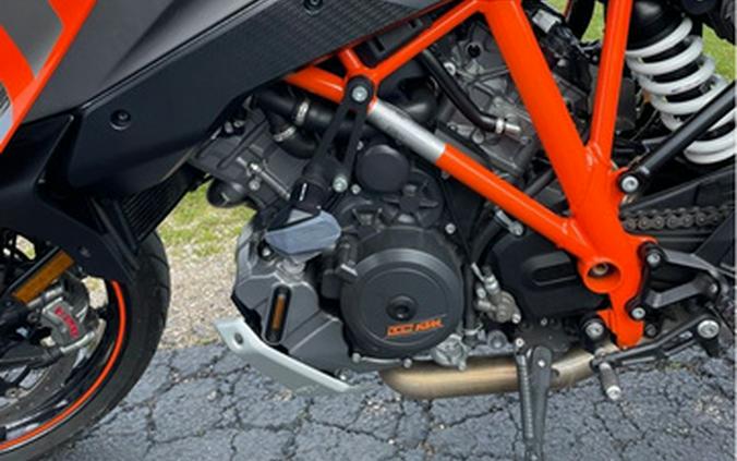 2017 KTM Super Duke 1290 GT - ORANGEBLACK