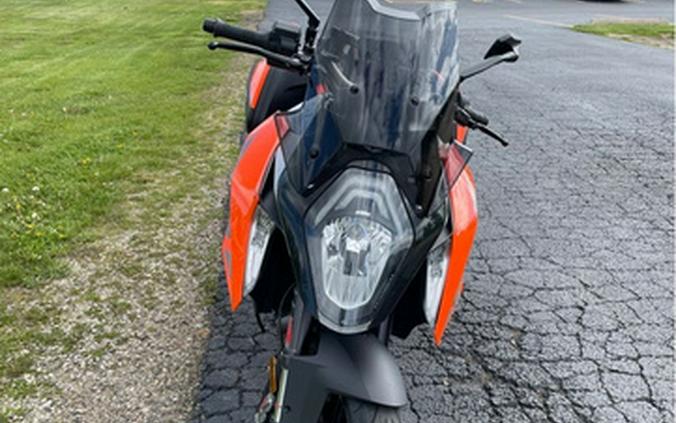 2017 KTM Super Duke 1290 GT - ORANGEBLACK