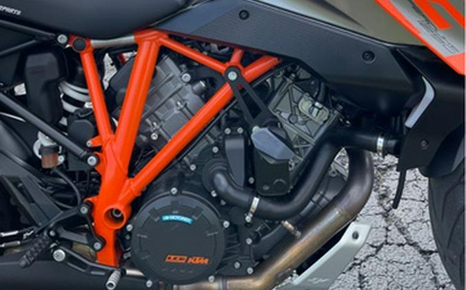 2017 KTM Super Duke 1290 GT - ORANGEBLACK