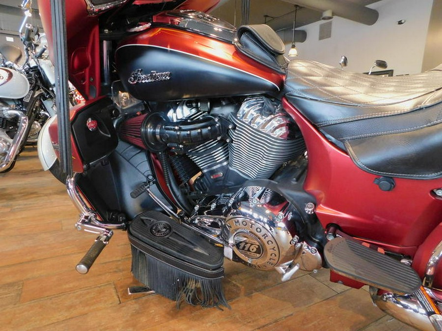2017 Indian Motorcycle® Roadmaster® Icon Mesa Red Smoke & Thunder Black