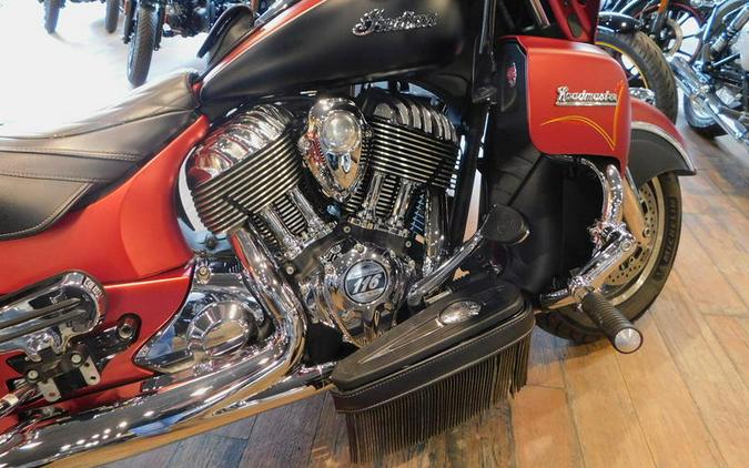 2017 Indian Motorcycle® Roadmaster® Icon Mesa Red Smoke & Thunder Black