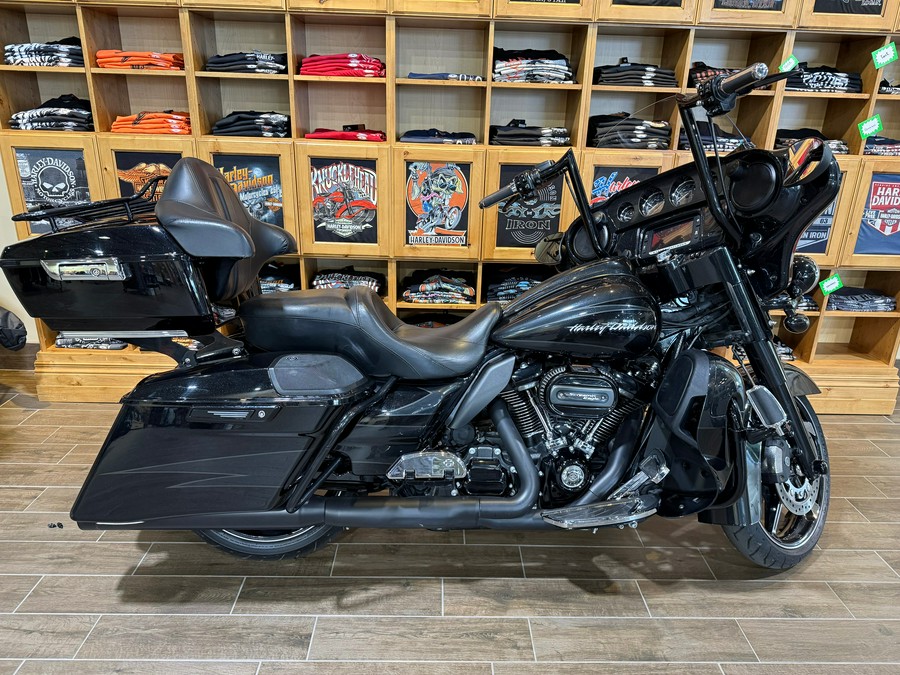 2017 Harley-Davidson CVO™ Street Glide®