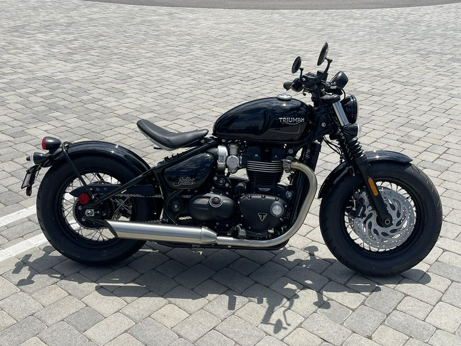 2024 Triumph Bonneville Bobber Jet Black