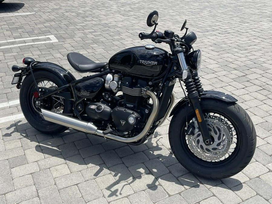 2024 Triumph Bonneville Bobber Jet Black