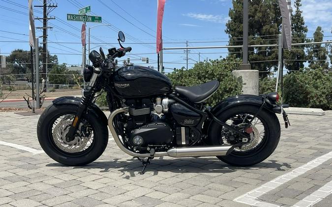 2024 Triumph Bonneville Bobber Jet Black