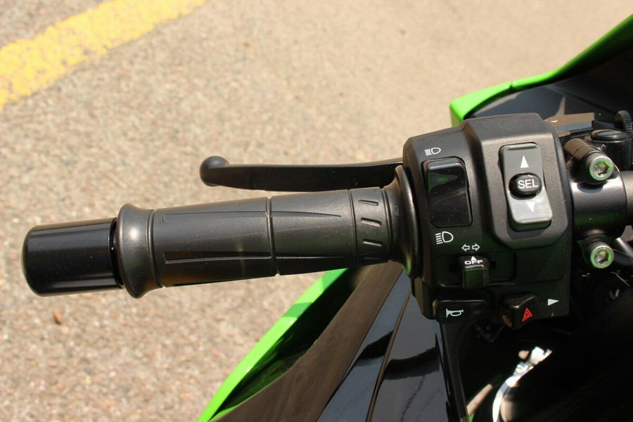 2025 KAWASAKI NINJA ZX-6R ABS KRT EDITION