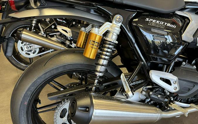 2025 Triumph Speed Twin 1200 RS Baja OrangeSapphire Black