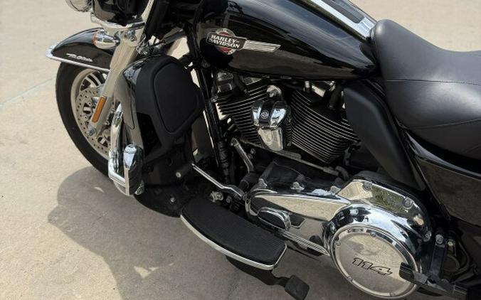 2022 Harley-Davidson Tri Glide Ultra Vivid Black