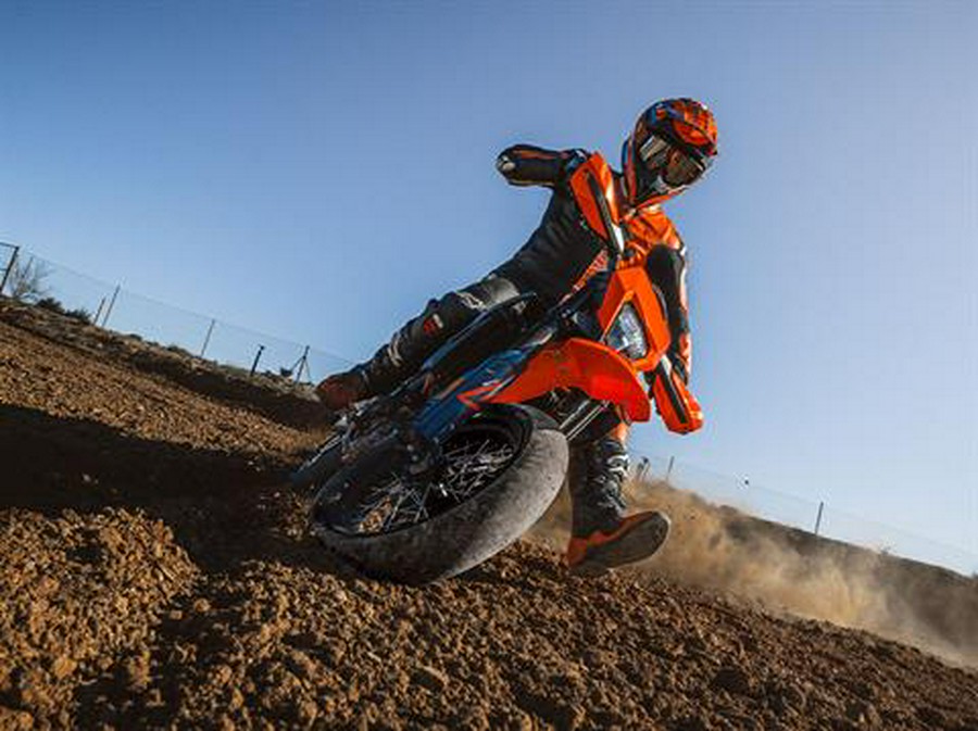2026 KTM 690 SMC R
