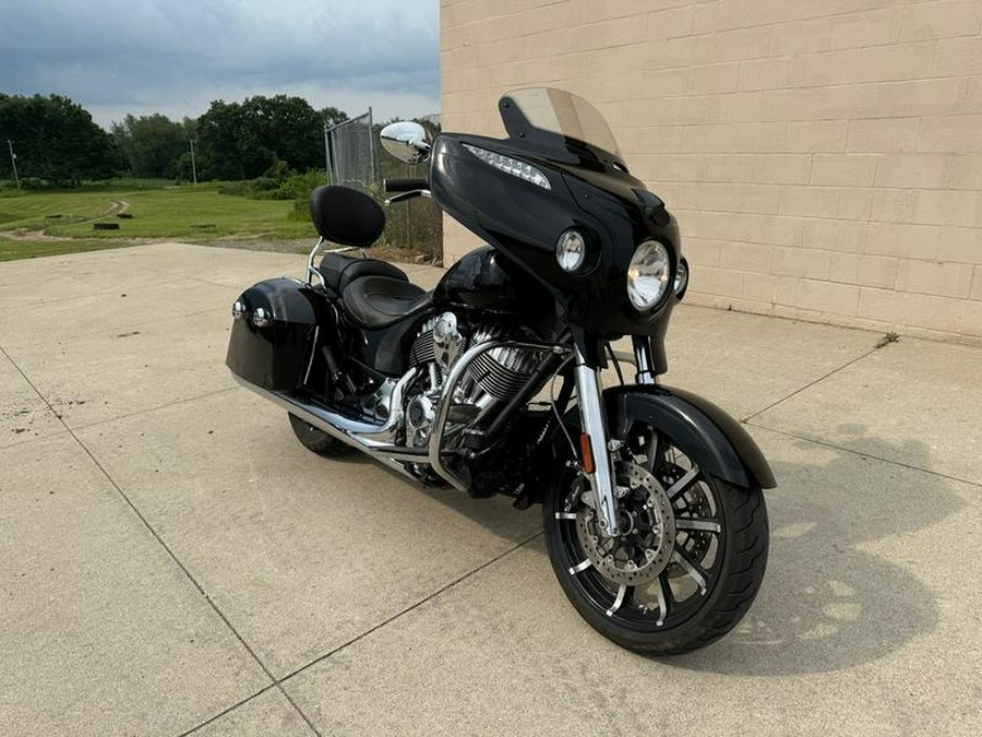 2017 Indian Motorcycle® Chieftain® Limited Thunder Black