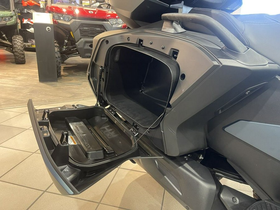 2025 Can-Am® Spyder RT Limited Dark Wheels