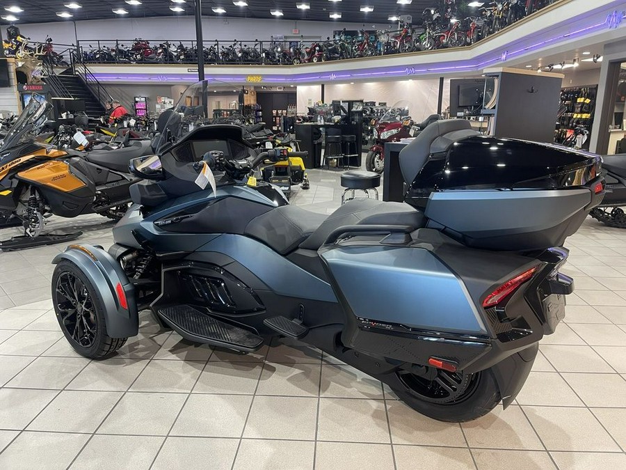 2025 Can-Am® Spyder RT Limited Dark Wheels