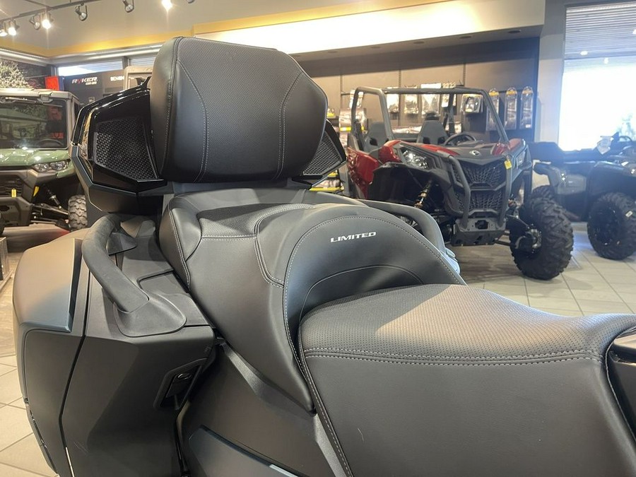 2025 Can-Am® Spyder RT Limited Dark Wheels