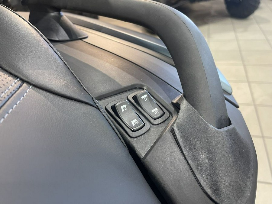 2025 Can-Am® Spyder RT Limited Dark Wheels