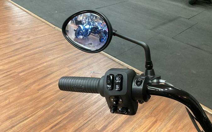 2024 Indian Motorcycle® Chief Bobber Dark Horse® Black Smoke