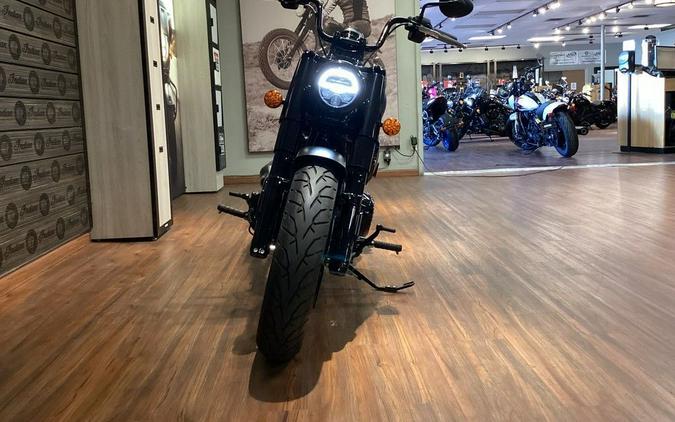 2024 Indian Motorcycle® Chief Bobber Dark Horse® Black Smoke