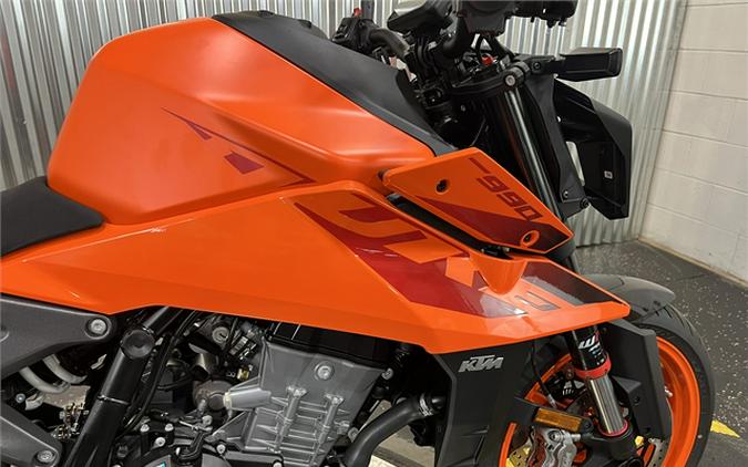 2024 KTM 990 Duke