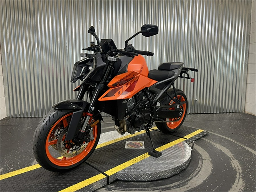 2024 KTM 990 Duke