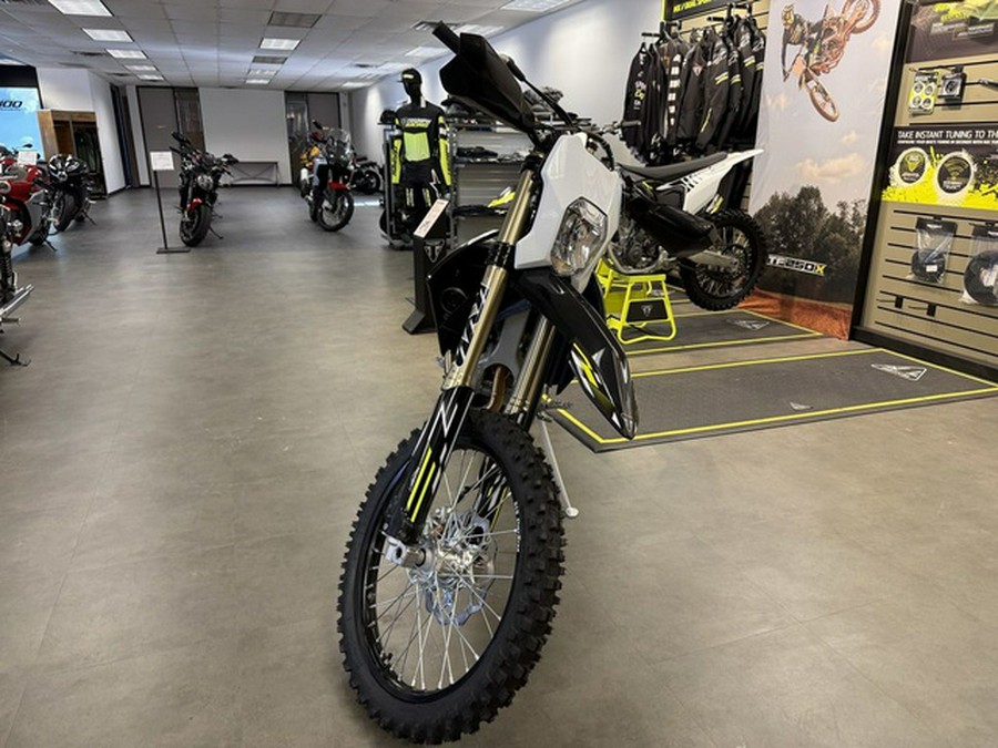 2026 Triumph TF 450-E Jet BlackPure White