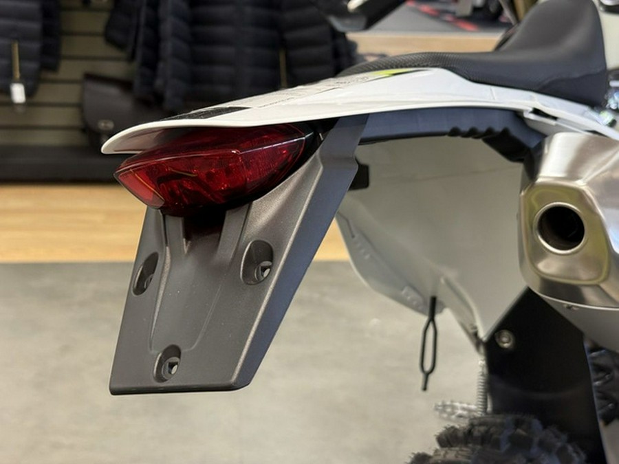 2026 Triumph TF 450-E Jet BlackPure White