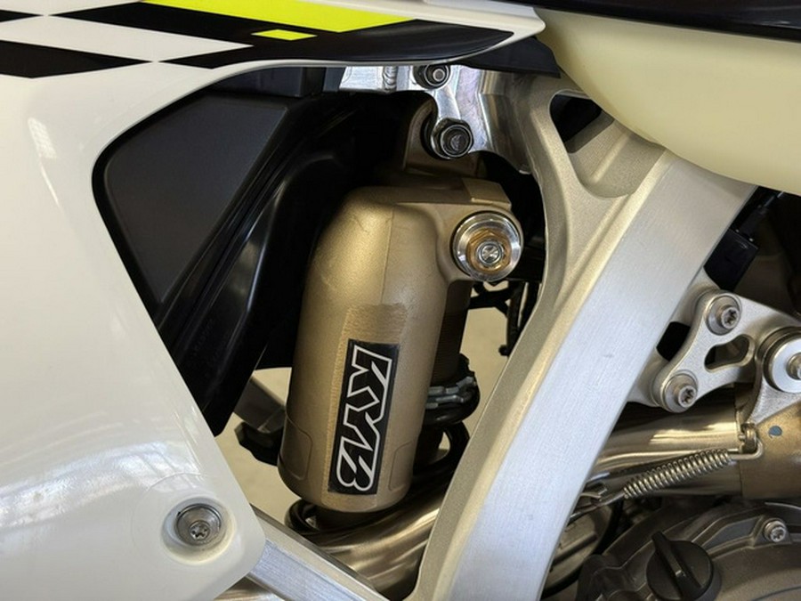 2026 Triumph TF 450-E Jet BlackPure White