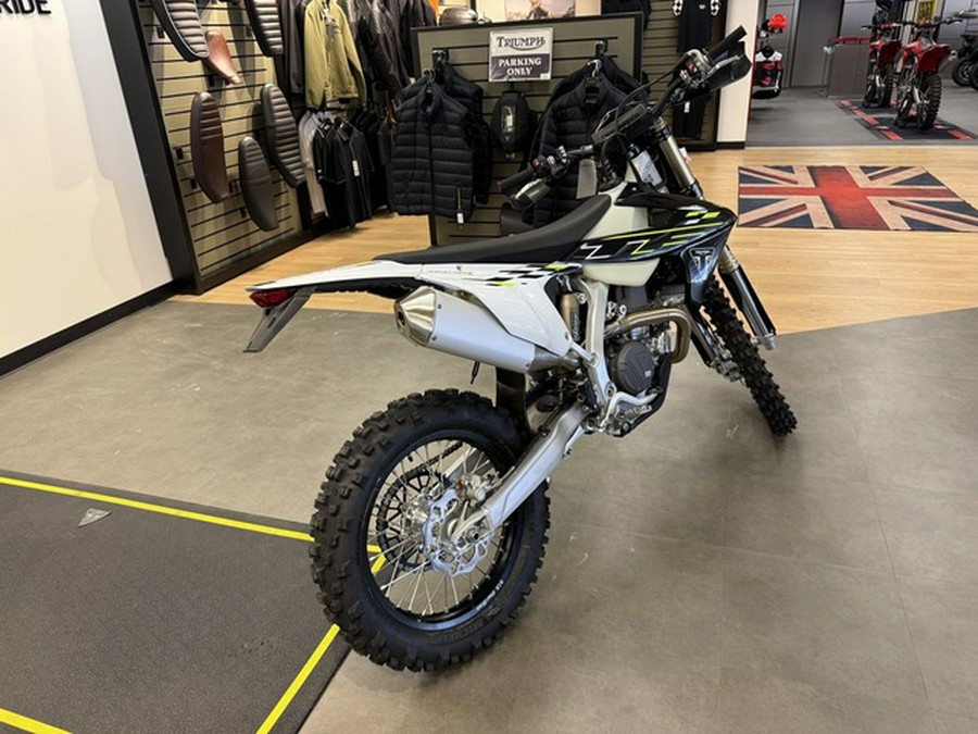 2026 Triumph TF 450-E Jet BlackPure White