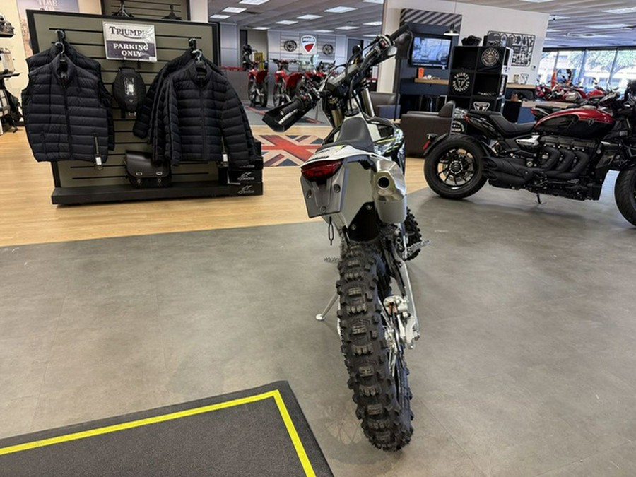 2026 Triumph TF 450-E Jet BlackPure White