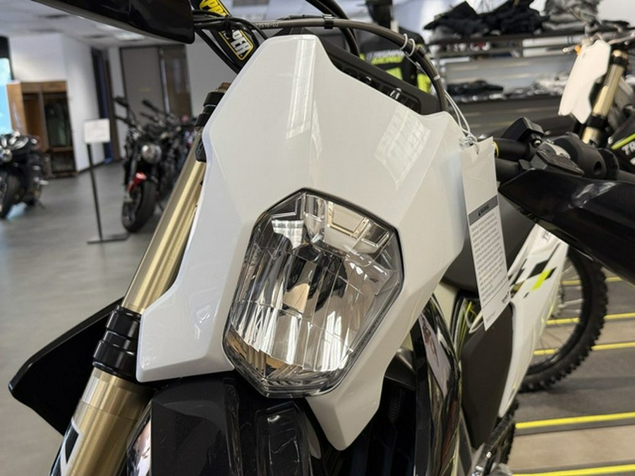 2026 Triumph TF 450-E Jet BlackPure White